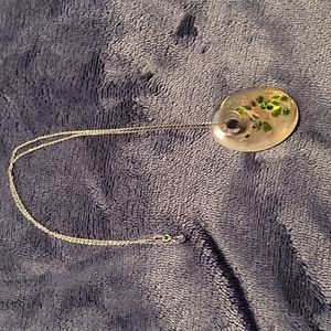 Floral pendant with 17 Inch chain